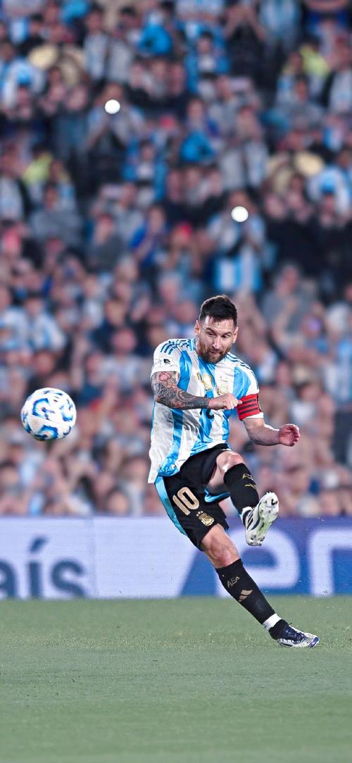 莱特利尔：内马尔上大号时从来不关门，他害怕自己被锁进去