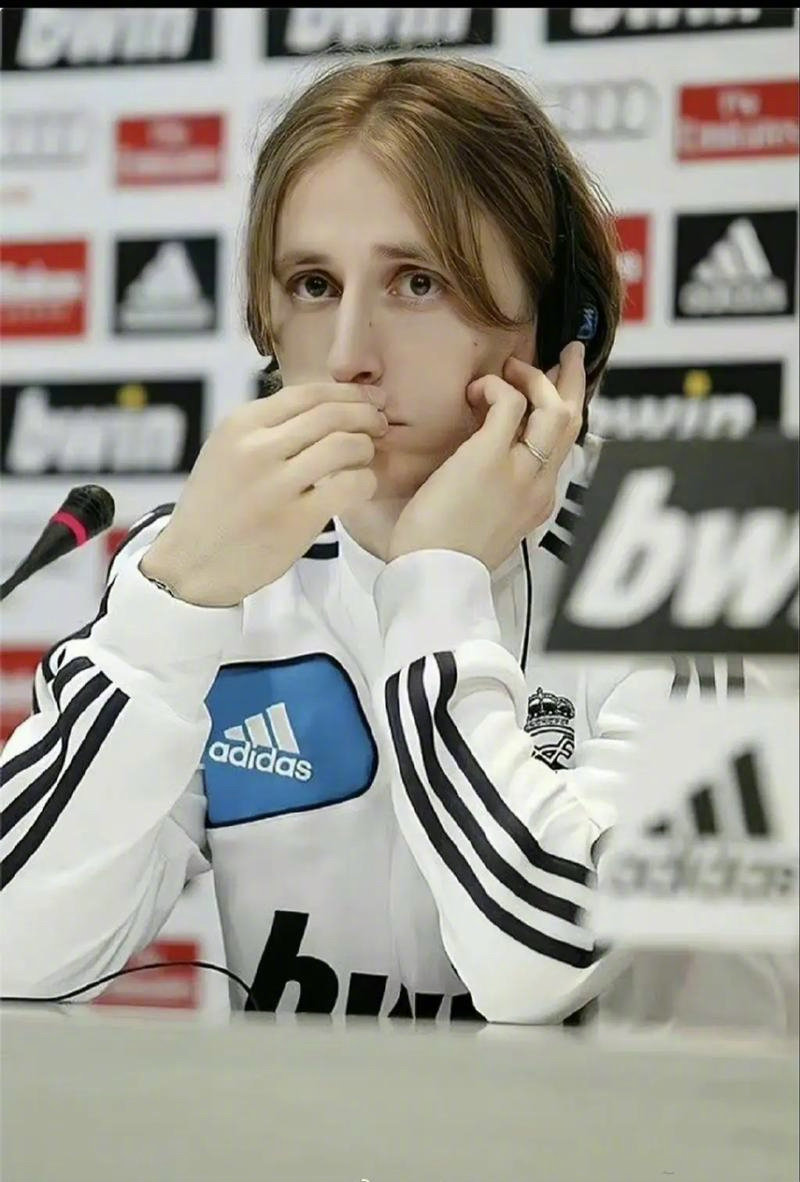 博主：皇马已经至少接触两名教练，但齐达内不会回归