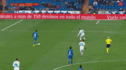 足球巴萨主帅称赞中场新核：不可替代